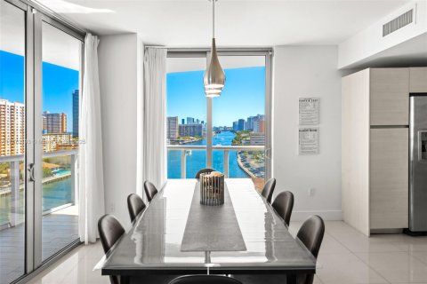 Copropriété à vendre à Hallandale Beach, Floride: 3 chambres, 161.37 m2 № 1698037 - photo 3