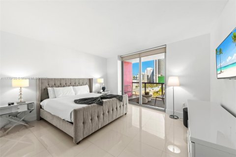 Copropriété à vendre à Hallandale Beach, Floride: 3 chambres, 161.37 m2 № 1698037 - photo 6