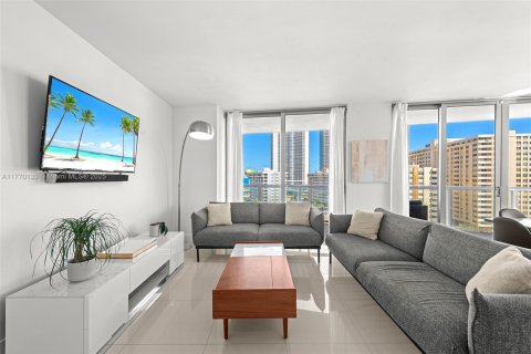 Copropriété à vendre à Hallandale Beach, Floride: 3 chambres, 161.37 m2 № 1698037 - photo 28