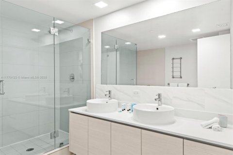 Copropriété à vendre à Hallandale Beach, Floride: 3 chambres, 161.37 m2 № 1698037 - photo 25