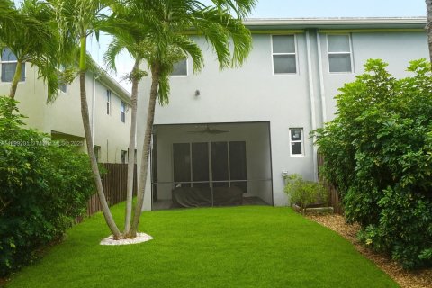 Casa en venta en Fort Lauderdale, Florida, 3 dormitorios, 226.59 m2 № 1950776 - foto 8