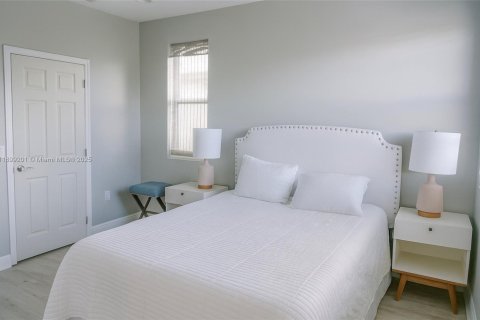Casa en venta en Fort Lauderdale, Florida, 3 dormitorios, 226.59 m2 № 1950776 - foto 6