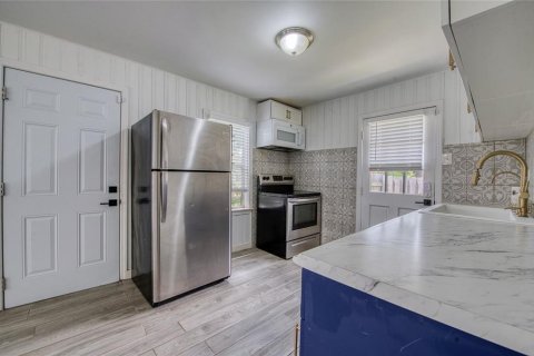 Villa ou maison à vendre à Tampa, Floride: 2 chambres, 51.1 m2 № 1906002 - photo 12