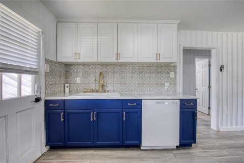 Villa ou maison à vendre à Tampa, Floride: 2 chambres, 51.1 m2 № 1906002 - photo 14