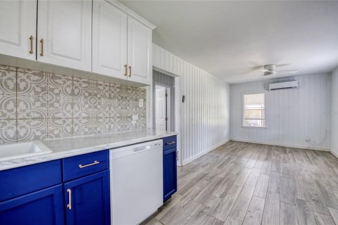 Villa ou maison à vendre à Tampa, Floride: 2 chambres, 51.1 m2 № 1906002 - photo 17