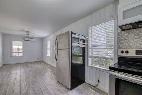 Villa ou maison à vendre à Tampa, Floride: 2 chambres, 51.1 m2 № 1906002 - photo 16