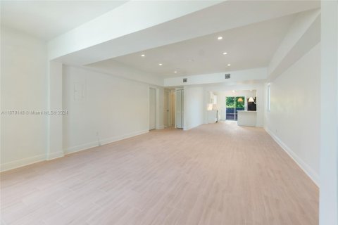 Immobilier commercial à vendre à Miami, Floride: 216.56 m2 № 1417833 - photo 12