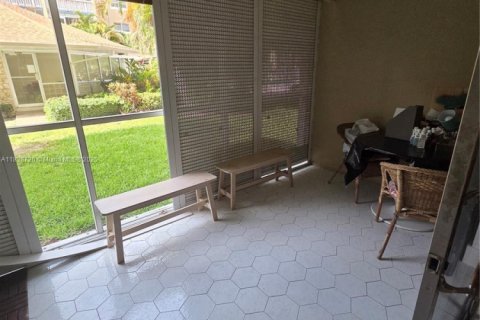 Condo in Hallandale Beach, Florida, 2 bedrooms  № 1825475 - photo 15