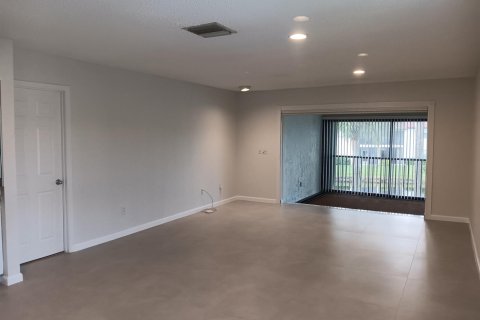 Condo in Boca Raton, Florida, 2 bedrooms  № 2402431 - photo 8