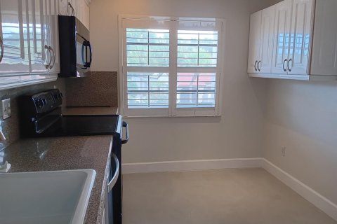 Condo in Boca Raton, Florida, 2 bedrooms  № 2402431 - photo 13