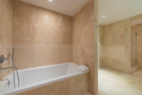 Copropriété à louer à Miami Beach, Floride: 3 chambres, 194.35 m2 № 2018707 - photo 13