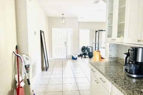 Casa en alquiler en Kissimmee, Florida, 3 dormitorios, 151.43 m2 № 1675668 - foto 19