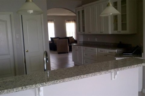 Casa en alquiler en Kissimmee, Florida, 3 dormitorios, 151.43 m2 № 1675668 - foto 9