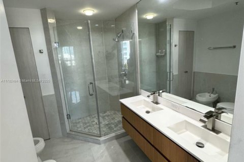 Condo in Miami, Florida, 1 bedroom  № 1696627 - photo 25