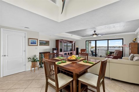 Condo in Daytona Beach, Florida, 3 bedrooms  № 2291399 - photo 13