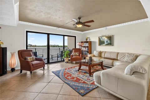 Condo in Daytona Beach, Florida, 3 bedrooms  № 2291399 - photo 4