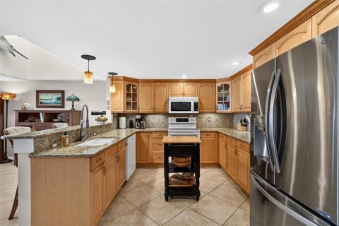 Condo in Daytona Beach, Florida, 3 bedrooms  № 2291399 - photo 8