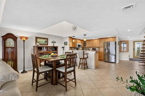 Condo in Daytona Beach, Florida, 3 bedrooms  № 2291399 - photo 12