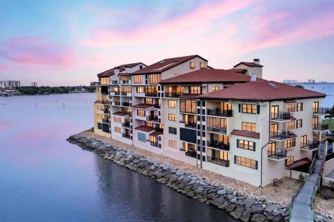 Condo à Daytona Beach, Floride, 3 chambres  № 2291399