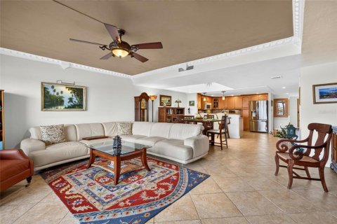 Condo in Daytona Beach, Florida, 3 bedrooms  № 2291399 - photo 17