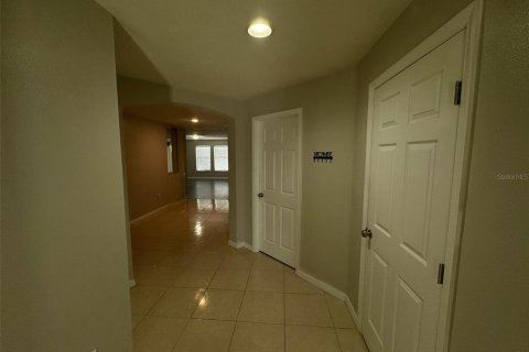 Casa en alquiler en Gibsonton, Florida, 4 dormitorios, 227.98 m2 № 1819370 - foto 3