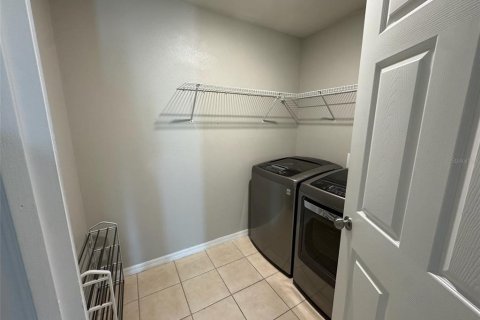 Casa en alquiler en Gibsonton, Florida, 4 dormitorios, 227.98 m2 № 1819370 - foto 5