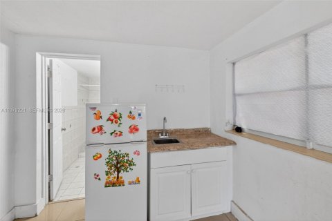 House in Miami, Florida 3 bedrooms, 158.58 sq.m. № 2043964 - photo 29
