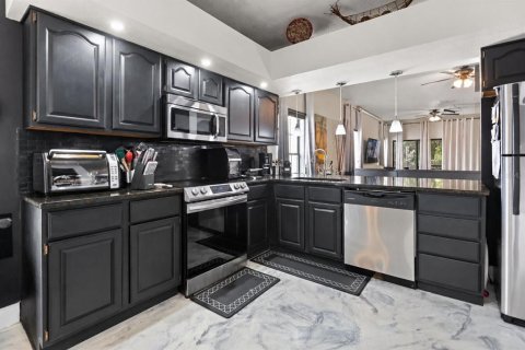House in Orlando, Florida 2 bedrooms, 148.09 sq.m. № 2406359 - photo 7