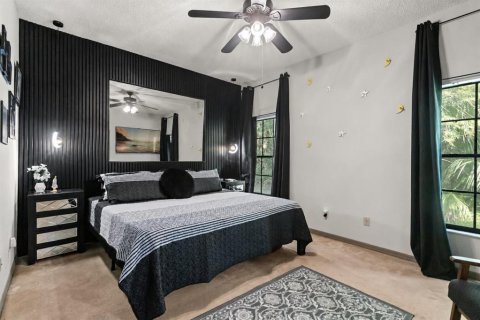 House in Orlando, Florida 2 bedrooms, 148.09 sq.m. № 2406359 - photo 11