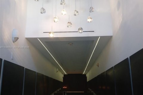 Apartment in Miami Beach, Florida 2 bedrooms, 97.08 sq.m. № 1994839 - photo 1