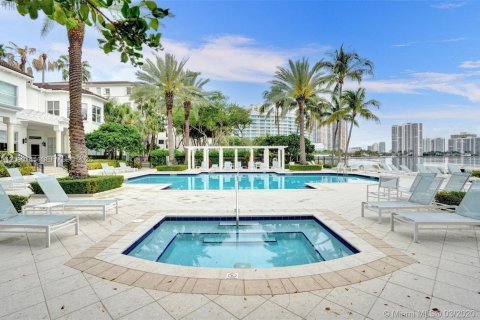 Copropriété à louer à Aventura, Floride: 2 chambres, 110.65 m2 № 2400702 - photo 22