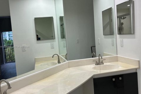 Copropriété à louer à Aventura, Floride: 2 chambres, 110.65 m2 № 2400702 - photo 16