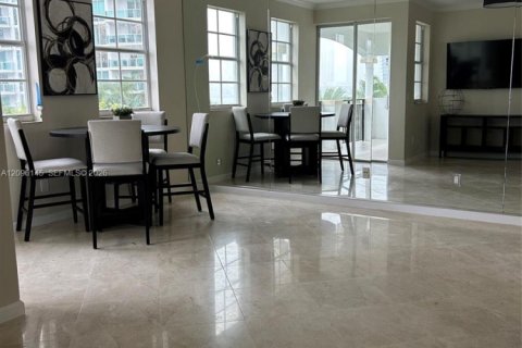 Copropriété à louer à Aventura, Floride: 2 chambres, 110.65 m2 № 2400702 - photo 11