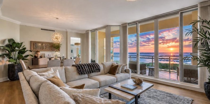 Condo in Palmetto, Florida, 4 bedrooms  № 2429188