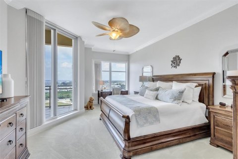 Condo in Palmetto, Florida, 4 bedrooms  № 2429188 - photo 11
