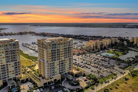 Condo in Palmetto, Florida, 4 bedrooms  № 2429188 - photo 30
