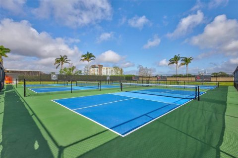 Condo in Palmetto, Florida, 4 bedrooms  № 2429188 - photo 28