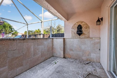 Casa en venta en Pembroke Pines, Florida, 3 dormitorios, 131.55 m2 № 1992260 - foto 29