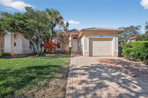 Casa en venta en Pembroke Pines, Florida, 3 dormitorios, 131.55 m2 № 1992260 - foto 1