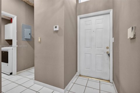 Casa en venta en Pembroke Pines, Florida, 3 dormitorios, 131.55 m2 № 1992260 - foto 5