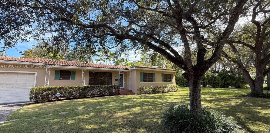 Villa ou maison à Coral Gables, Floride 3 chambres, 144.65 m2 № 1989324