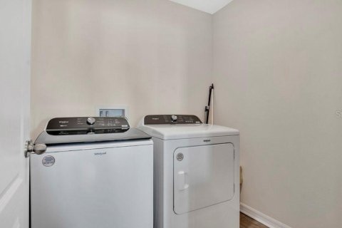 Townhouse in Tavares, Florida 2 bedrooms, 150.13 sq.m. № 1544223 - photo 16