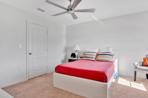 Townhouse in Tavares, Florida 2 bedrooms, 150.13 sq.m. № 1544223 - photo 9