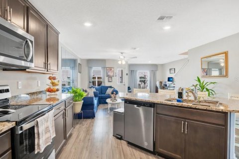 Townhouse in Tavares, Florida 2 bedrooms, 150.13 sq.m. № 1544223 - photo 6