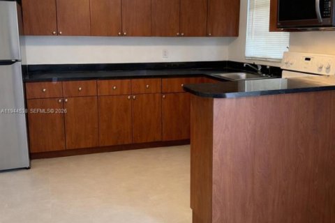 Casa en alquiler en Dania Beach, Florida, 2 dormitorios, 190.82 m2 № 2001077 - foto 2