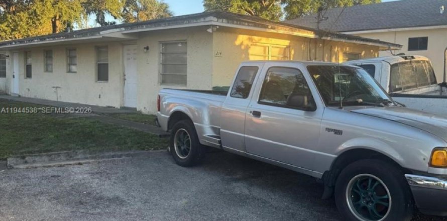 Casa en Dania Beach, Florida 2 dormitorios, 190.82 m2 № 2001077