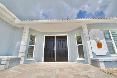 House in New Port Richey, Florida 3 bedrooms, 226.22 sq.m. № 1787848 - photo 5