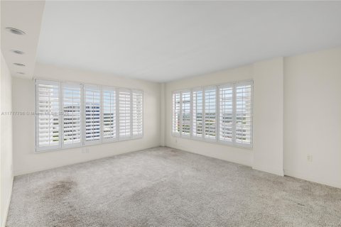 Condominio en venta en Miami, Florida, 2 dormitorios, 130.81 m2 № 1961452 - foto 10