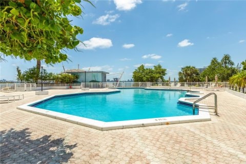 Condominio en venta en Miami, Florida, 2 dormitorios, 130.81 m2 № 1961452 - foto 28