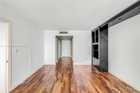 Condominio en venta en Miami, Florida, 2 dormitorios, 130.81 m2 № 1961452 - foto 16